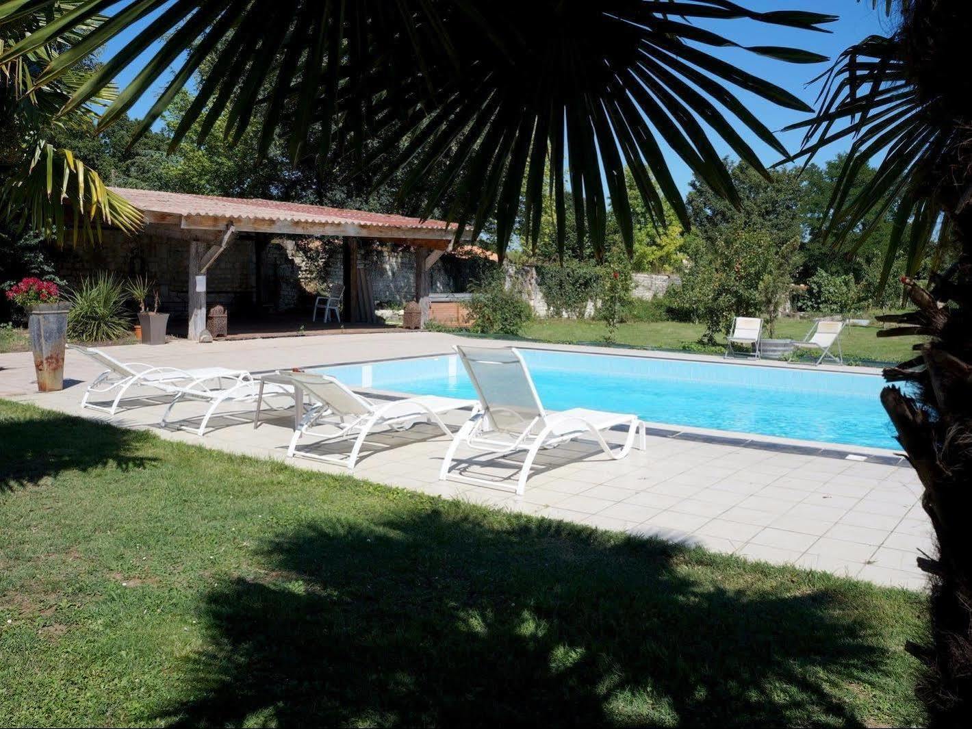 Domaine Des Chais Thénac Buitenkant foto